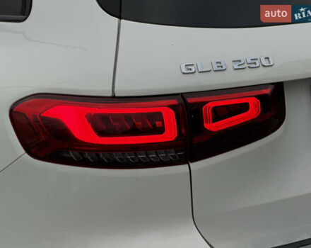 Білий Мерседес GLB-Class, об'ємом двигуна 2 л та пробігом 52 тис. км за 32000 $, фото 26 на Automoto.ua