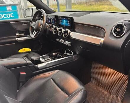 Белый Мерседес GLB-Class, объемом двигателя 2 л и пробегом 25 тыс. км за 37500 $, фото 5 на Automoto.ua