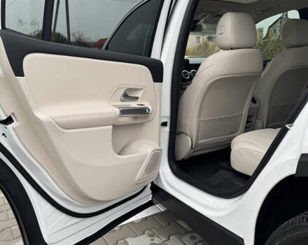 Белый Мерседес GLB-Class, объемом двигателя 1.99 л и пробегом 36 тыс. км за 49000 $, фото 19 на Automoto.ua