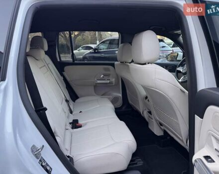 Білий Мерседес GLB-Class, об'ємом двигуна 1.99 л та пробігом 2 тис. км за 47900 $, фото 12 на Automoto.ua