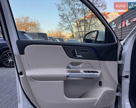 Білий Мерседес GLB-Class, об'ємом двигуна 1.99 л та пробігом 2 тис. км за 47900 $, фото 10 на Automoto.ua