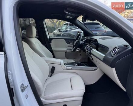 Білий Мерседес GLB-Class, об'ємом двигуна 1.99 л та пробігом 2 тис. км за 47900 $, фото 13 на Automoto.ua