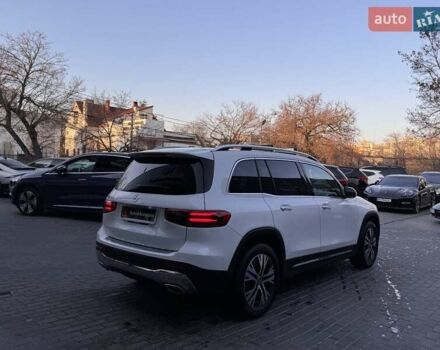 Білий Мерседес GLB-Class, об'ємом двигуна 1.99 л та пробігом 2 тис. км за 47900 $, фото 6 на Automoto.ua