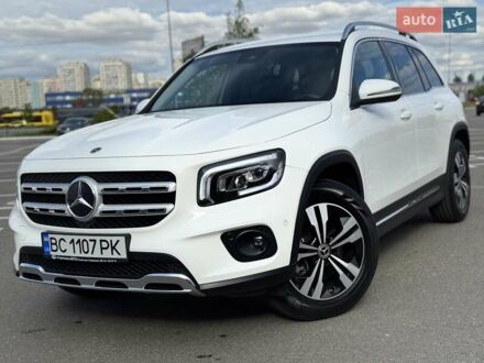 Мерседес GLB-Class 2022 у Києві на Automoto.ua Білий Мерседес GLB-Class, об'ємом двигуна 1.95 л та пробігом 31 тис. км за 39900 $, фото 1 на Automoto.ua