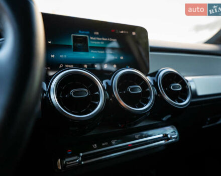 Черный Мерседес GLB-Class, объемом двигателя 1.95 л и пробегом 166 тыс. км за 30000 $, фото 18 на Automoto.ua