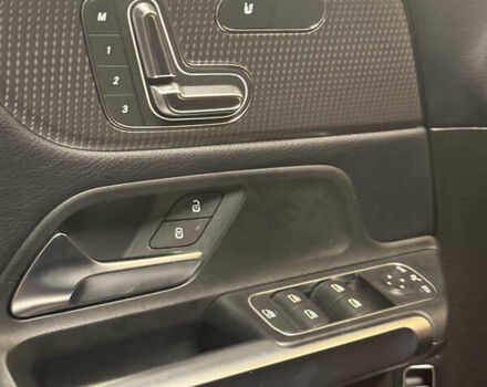 Чорний Мерседес GLB-Class, об'ємом двигуна 1.99 л та пробігом 60 тис. км за 31000 $, фото 13 на Automoto.ua