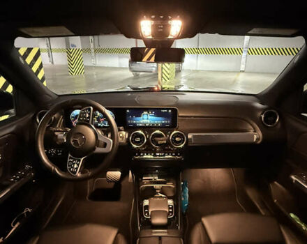 Чорний Мерседес GLB-Class, об'ємом двигуна 1.99 л та пробігом 60 тис. км за 31000 $, фото 9 на Automoto.ua