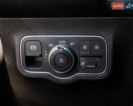 Черный Мерседес GLB-Class, объемом двигателя 1.95 л и пробегом 166 тыс. км за 30000 $, фото 20 на Automoto.ua