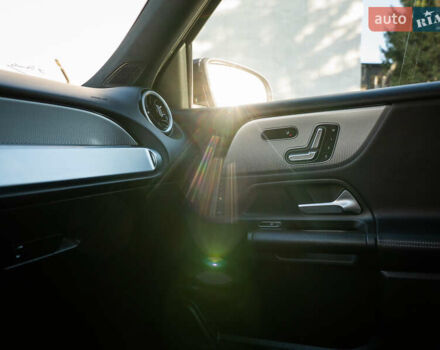 Черный Мерседес GLB-Class, объемом двигателя 1.95 л и пробегом 166 тыс. км за 30000 $, фото 21 на Automoto.ua