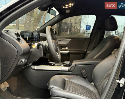 Черный Мерседес GLB-Class, объемом двигателя 1.95 л и пробегом 155 тыс. км за 28900 $, фото 13 на Automoto.ua