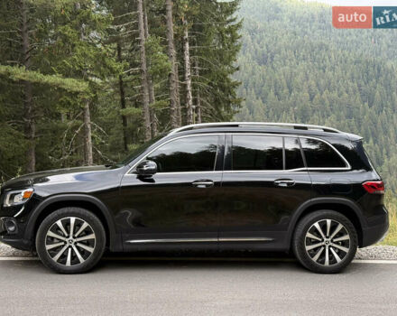 Черный Мерседес GLB-Class, объемом двигателя 1.99 л и пробегом 49 тыс. км за 30304 $, фото 1 на Automoto.ua