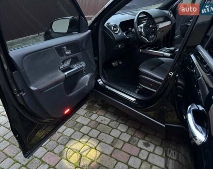 Чорний Мерседес GLB-Class, об'ємом двигуна 1.99 л та пробігом 47 тис. км за 29850 $, фото 11 на Automoto.ua