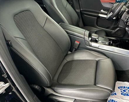 Черный Мерседес GLB-Class, объемом двигателя 1.95 л и пробегом 182 тыс. км за 32950 $, фото 8 на Automoto.ua