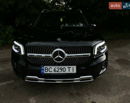 Черный Мерседес GLB-Class, объемом двигателя 1.99 л и пробегом 63 тыс. км за 35800 $, фото 1 на Automoto.ua