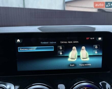 Чорний Мерседес GLB-Class, об'ємом двигуна 1.99 л та пробігом 47 тис. км за 29850 $, фото 14 на Automoto.ua