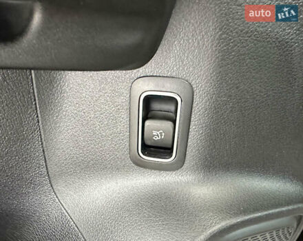 Черный Мерседес GLB-Class, объемом двигателя 1.95 л и пробегом 182 тыс. км за 32950 $, фото 51 на Automoto.ua