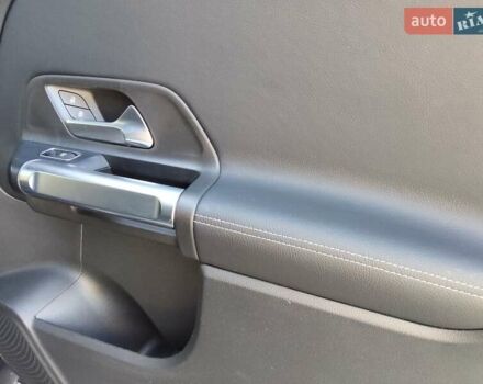 Черный Мерседес GLB-Class, объемом двигателя 1.99 л и пробегом 95 тыс. км за 29500 $, фото 19 на Automoto.ua