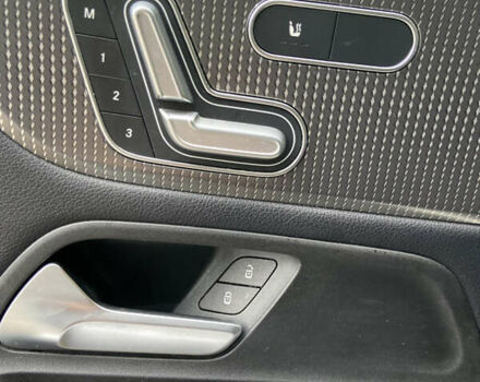 Черный Мерседес GLB-Class, объемом двигателя 1.99 л и пробегом 63 тыс. км за 35800 $, фото 18 на Automoto.ua