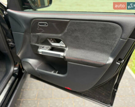 Черный Мерседес GLB-Class, объемом двигателя 2 л и пробегом 111 тыс. км за 31900 $, фото 13 на Automoto.ua