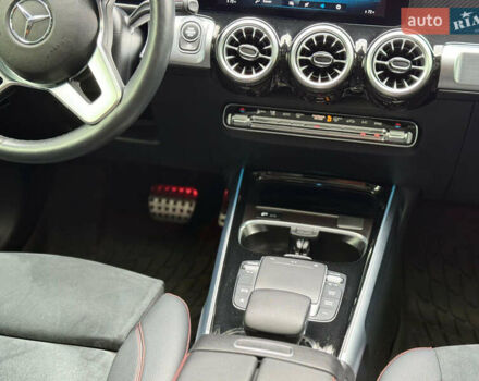 Черный Мерседес GLB-Class, объемом двигателя 2 л и пробегом 111 тыс. км за 31900 $, фото 31 на Automoto.ua