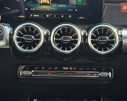 Червоний Мерседес GLB-Class, об'ємом двигуна 1.99 л та пробігом 24 тис. км за 77000 $, фото 39 на Automoto.ua