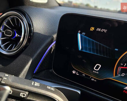 Червоний Мерседес GLB-Class, об'ємом двигуна 1.99 л та пробігом 24 тис. км за 77000 $, фото 26 на Automoto.ua