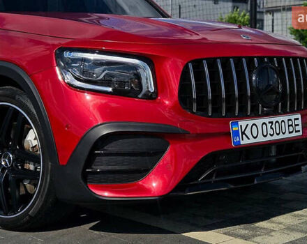 Червоний Мерседес GLB-Class, об'ємом двигуна 1.99 л та пробігом 24 тис. км за 77000 $, фото 2 на Automoto.ua