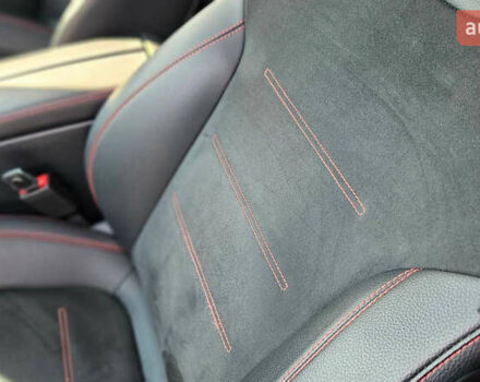 Червоний Мерседес GLB-Class, об'ємом двигуна 1.99 л та пробігом 24 тис. км за 77000 $, фото 63 на Automoto.ua