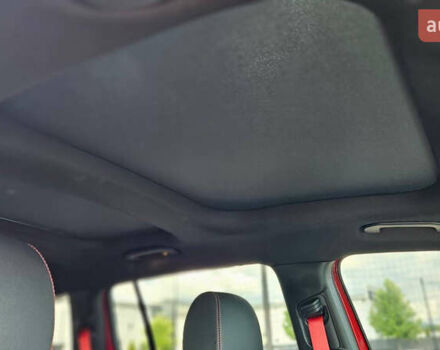 Червоний Мерседес GLB-Class, об'ємом двигуна 1.99 л та пробігом 24 тис. км за 77000 $, фото 50 на Automoto.ua