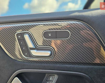 Червоний Мерседес GLB-Class, об'ємом двигуна 1.99 л та пробігом 24 тис. км за 77000 $, фото 69 на Automoto.ua