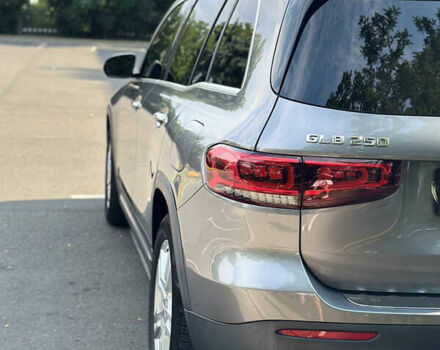 Сірий Мерседес GLB-Class, об'ємом двигуна 1.99 л та пробігом 77 тис. км за 26950 $, фото 6 на Automoto.ua