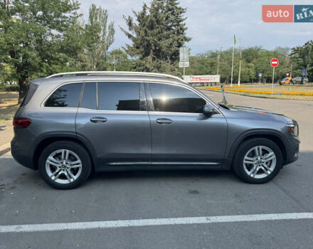 Сірий Мерседес GLB-Class, об'ємом двигуна 1.99 л та пробігом 77 тис. км за 26950 $, фото 5 на Automoto.ua