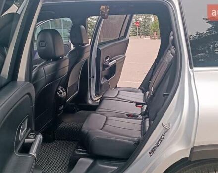 Серый Мерседес GLB-Class, объемом двигателя 2 л и пробегом 84 тыс. км за 31700 $, фото 105 на Automoto.ua