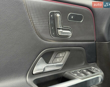 Серый Мерседес GLB-Class, объемом двигателя 1.99 л и пробегом 75 тыс. км за 28900 $, фото 27 на Automoto.ua