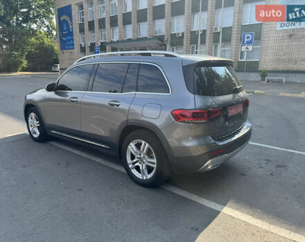 Сірий Мерседес GLB-Class, об'ємом двигуна 1.99 л та пробігом 77 тис. км за 26950 $, фото 3 на Automoto.ua