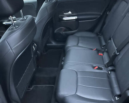 Серый Мерседес GLB-Class, объемом двигателя 1.99 л и пробегом 49 тыс. км за 27700 $, фото 10 на Automoto.ua