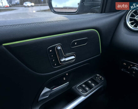 Серый Мерседес GLB-Class, объемом двигателя 1.99 л и пробегом 49 тыс. км за 27700 $, фото 19 на Automoto.ua