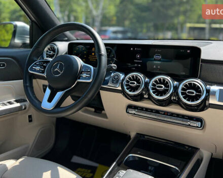 Серый Мерседес GLB-Class, объемом двигателя 2 л и пробегом 21 тыс. км за 33900 $, фото 13 на Automoto.ua