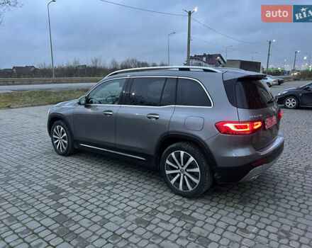 Серый Мерседес GLB-Class, объемом двигателя 1.99 л и пробегом 49 тыс. км за 27700 $, фото 7 на Automoto.ua