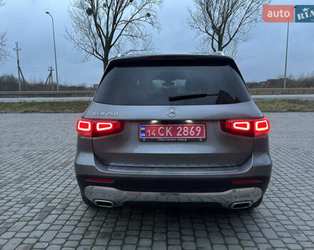 Серый Мерседес GLB-Class, объемом двигателя 1.99 л и пробегом 49 тыс. км за 27700 $, фото 6 на Automoto.ua