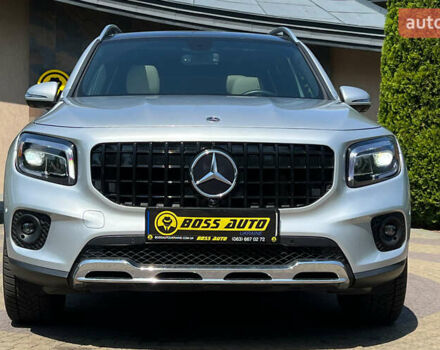 Серый Мерседес GLB-Class, объемом двигателя 2 л и пробегом 21 тыс. км за 33900 $, фото 1 на Automoto.ua