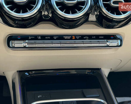 Серый Мерседес GLB-Class, объемом двигателя 2 л и пробегом 21 тыс. км за 33900 $, фото 17 на Automoto.ua