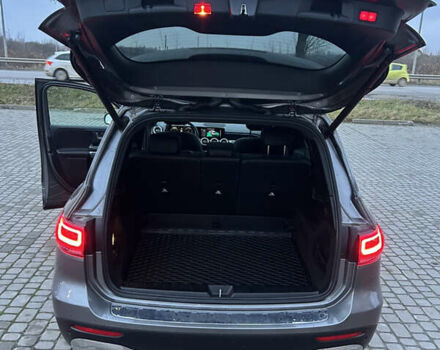 Серый Мерседес GLB-Class, объемом двигателя 1.99 л и пробегом 49 тыс. км за 27700 $, фото 8 на Automoto.ua