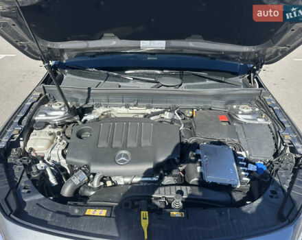 Серый Мерседес GLB-Class, объемом двигателя 1.95 л и пробегом 27 тыс. км за 37500 $, фото 9 на Automoto.ua