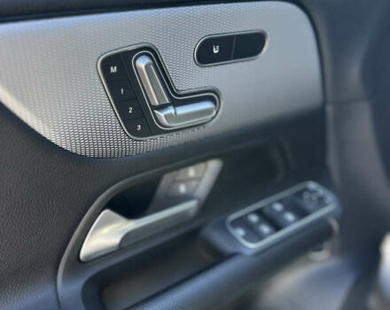 Серый Мерседес GLB-Class, объемом двигателя 1.95 л и пробегом 27 тыс. км за 37500 $, фото 15 на Automoto.ua