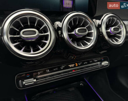 Сірий Мерседес GLB-Class, об'ємом двигуна 1.99 л та пробігом 29 тис. км за 35000 $, фото 22 на Automoto.ua