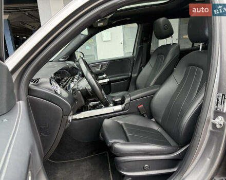 Сірий Мерседес GLB-Class, об'ємом двигуна 1.99 л та пробігом 29 тис. км за 35000 $, фото 8 на Automoto.ua