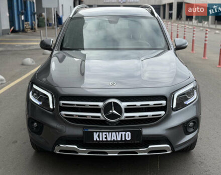 Сірий Мерседес GLB-Class, об'ємом двигуна 1.99 л та пробігом 29 тис. км за 35000 $, фото 4 на Automoto.ua