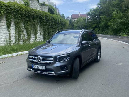 Мерседес GLB-Class 2021 у Києві на Automoto.ua Сірий Мерседес GLB-Class, об'ємом двигуна 1.99 л та пробігом 27 тис. км за 39999 $, фото 1 на Automoto.ua