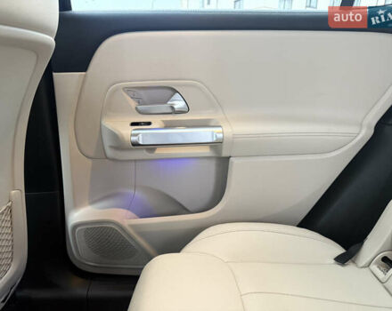 Синій Мерседес GLB-Class, об'ємом двигуна 1.99 л та пробігом 98 тис. км за 27000 $, фото 58 на Automoto.ua